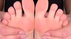 Amateur Foot Fetish Girlfriend Sucks and gives a Footjob