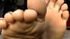 Hot amateur european foot and pantyhose fetish