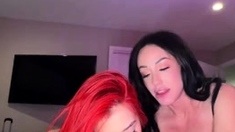 OnlyFans - Zoey Di Giacomo And Jennifer White Threesome