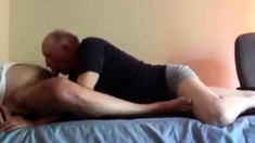 Opa schluckt gerne